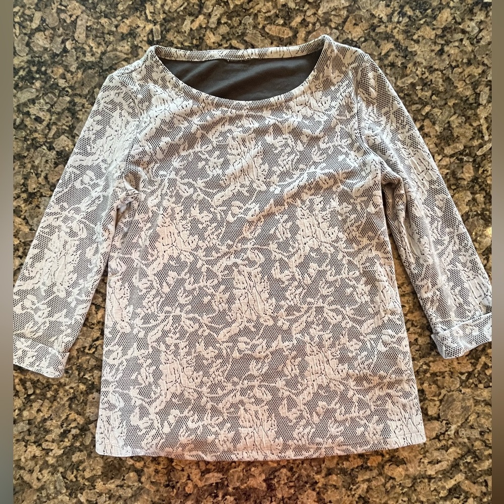 Vera Wang Unique stitch print design top